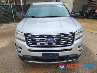 Piąte zdjęcie samochodu w środku: 2017 FORD EXPLORER XLT VIN:1FM5K7D85HGC17518 - miniatura