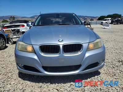 Piąte zdjęcie samochodu w środku: 2011 BMW 328 I SULEV VIN:WBAPH5C56BA441945 - miniatura