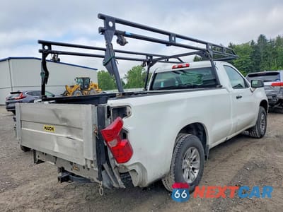 Trzecie zdjęcie samochodu z tyłu: 2021 CHEVROLET SILVERADO C1500 VIN:3GCNWAEF2MG472175 - miniatura