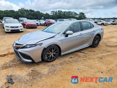 2023 TOYOTA CAMRY SE 4T1T11AK2PU747176 - główne zdjęcie licytacji z USA - miniatura