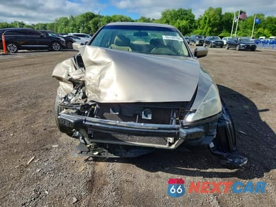 Piąte zdjęcie samochodu w środku: 2005 HONDA ACCORD EX VIN:JHMCM56895C005083 - miniatura