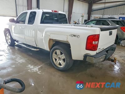 Drugie zdjęcie samochodu z przodu: 2008 CHEVROLET SILVERADO K1500 VIN:1GCEK19018Z153907 - miniatura