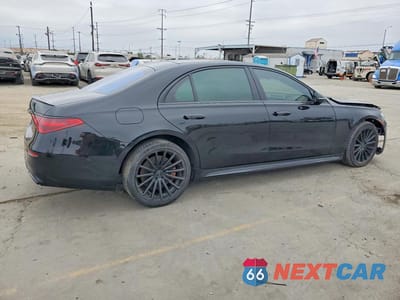 Trzecie zdjęcie samochodu z tyłu: 2021 MERCEDES-BENZ S 580 4MATIC VIN:W1K6G7GB1MA035044 - miniatura