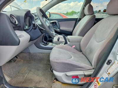 Zdjęcie 7 z 13 samochodu: 2007 TOYOTA RAV4 BASE VIN:JTMBK35V275026881 - miniatura