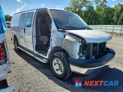 Czwarte zdjęcie samochodu z boku: 2024 CHEVROLET EXPRESS G2500 VIN:1GCWGAFP9R1210474 - miniatura