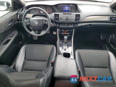 Zdjęcie 8 z 13 samochodu: 2017 HONDA ACCORD SPORT VIN:1HGCR2F56HA124766 - miniatura