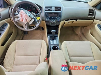 Zdjęcie 8 z 13 samochodu: 2004 HONDA ACCORD LX VIN:1HGCM66304A036925 - miniatura