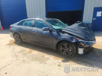Czwarte zdjęcie samochodu z boku: 2023 HYUNDAI ELANTRA SEL VIN:KMHLM4AG0PU606918 - miniatura