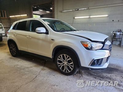 Czwarte zdjęcie samochodu z boku: 2018 MITSUBISHI OUTLANDER SPORT ES VIN:JA4AP3AU6JU023385 - miniatura
