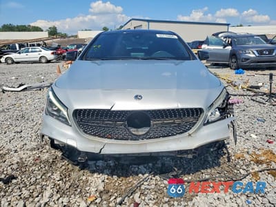 Piąte zdjęcie samochodu w środku: 2018 MERCEDES-BENZ CLA 250 VIN:WDDSJ4EB1JN555072 - miniatura