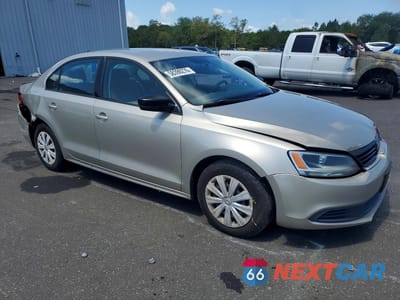 Czwarte zdjęcie samochodu z boku: 2014 VOLKSWAGEN JETTA BASE VIN:3VW2K7AJ2EM298815 - miniatura