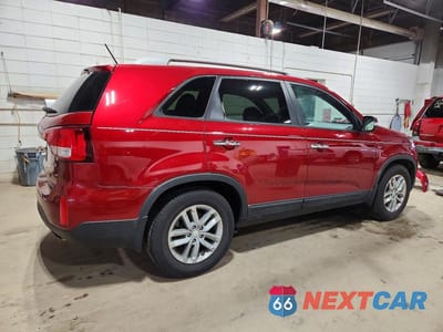 Trzecie zdjęcie samochodu z tyłu: 2015 KIA SORENTO LX VIN:5XYKT3A65FG640101 - miniatura