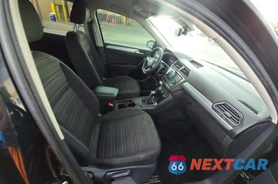 Piąte zdjęcie samochodu w środku: 2022 VOLKSWAGEN TIGUAN S VIN:3VV1B7AX0NM062233 - miniatura
