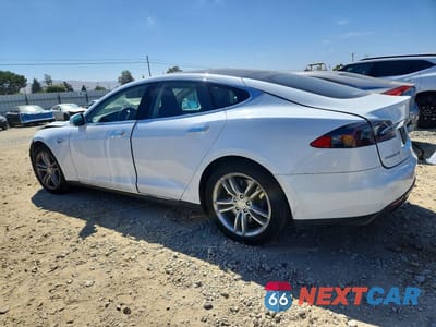 Drugie zdjęcie samochodu z przodu: 2013 TESLA MODEL S VIN:5YJSA1CG7DFP07530 - miniatura