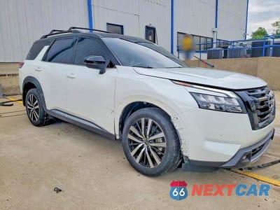 Czwarte zdjęcie samochodu z boku: 2025 NISSAN PATHFINDER PLATINUM VIN:5N1DR3DK6SC218106 - miniatura