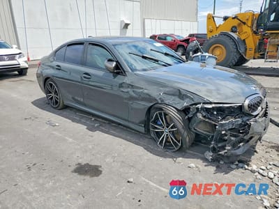 Czwarte zdjęcie samochodu z boku: 2020 BMW M340I VIN:WBA5U7C00LFH12184 - miniatura