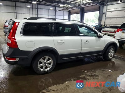Trzecie zdjęcie samochodu z tyłu: 2011 VOLVO XC70 3.2 VIN:YV4940BZ5B1116585 - miniatura