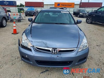 Piąte zdjęcie samochodu w środku: 2007 HONDA ACCORD EX VIN:1HGCM56827A207202 - miniatura