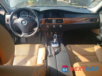 Zdjęcie 8 z 12 samochodu: 2010 BMW 528 XI VIN:WBANV1C58AC445121 - miniatura