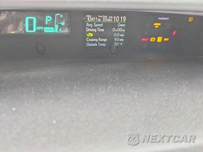 Zdjęcie 9 z 12 samochodu: 2012 TOYOTA PRIUS C TWO VIN:JTDKDTB37C1515730 - miniatura