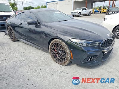 Czwarte zdjęcie samochodu z boku: 2023 BMW M8 VIN:WBSAE0C04PCM39107 - miniatura