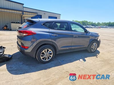 Trzecie zdjęcie samochodu z tyłu: 2018 HYUNDAI TUCSON SE VIN:KM8J2CA48JU756814 - miniatura