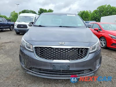Piąte zdjęcie samochodu w środku: 2018 KIA SEDONA LX VIN:KNDMB5C19J6395775 - miniatura