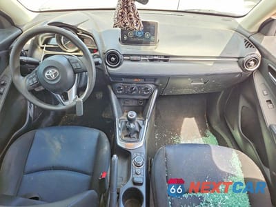 Zdjęcie 8 z 12 samochodu: 2018 TOYOTA YARIS VIN:3MYDLBYV5JY323652 - miniatura