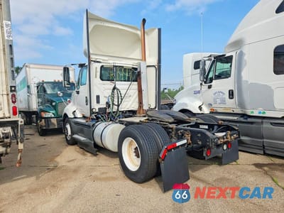 Trzecie zdjęcie samochodu z tyłu: 2017 INTERNATIONAL PROSTAR SEMI TRUCK VIN:1HSDGAPR3HH164791 - miniatura