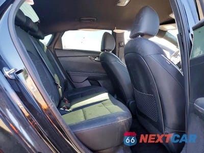 Zdjęcie 10 z 13 samochodu: 2024 KIA FORTE GT LINE VIN:3KPF54AD1RE826249 - miniatura