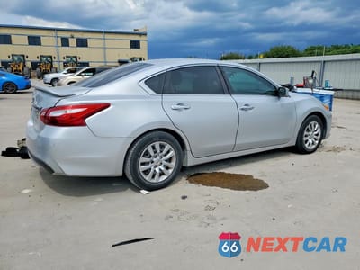 Trzecie zdjęcie samochodu z tyłu: 2017 NISSAN ALTIMA 2.5 S VIN:1N4AL3AP0HN352749 - miniatura
