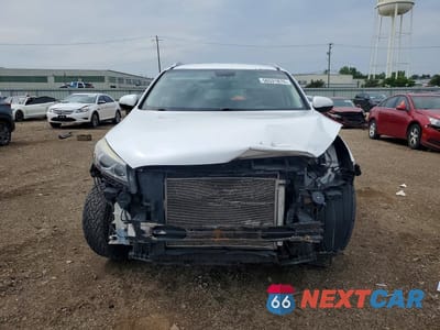 Piąte zdjęcie samochodu w środku: 2017 KIA SORENTO LX VIN:5XYPGDA39HG206594 - miniatura