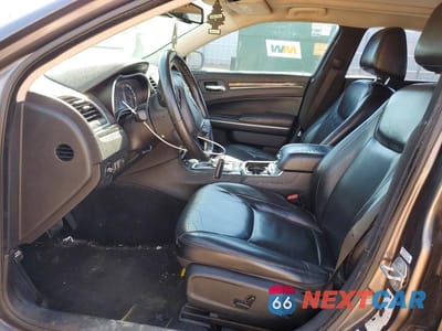 Zdjęcie 7 z 12 samochodu: 2016 CHRYSLER 300 LIMITED VIN:2C3CCAAG2GH116767 - miniatura