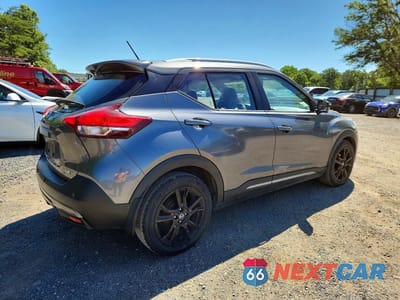 Trzecie zdjęcie samochodu z tyłu: 2020 NISSAN KICKS SR VIN:3N1CP5DV1LL579232 - miniatura