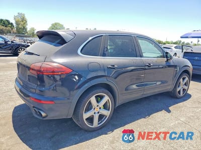 Trzecie zdjęcie samochodu z tyłu: 2016 PORSCHE CAYENNE SE HYBRID VIN:WP1AE2A2XGLA64426 - miniatura