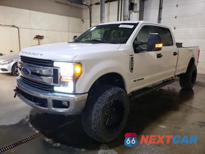 2017 FORD F350 SUPER DUTY 1FT8W3BT2HEE37989 - główne zdjęcie licytacji z USA - miniatura