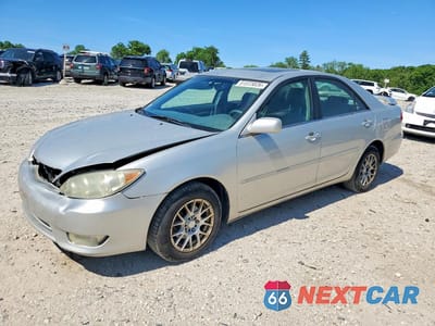 2005 TOYOTA CAMRY XLE 4T1BE30K35U981353 - główne zdjęcie licytacji z USA - miniatura