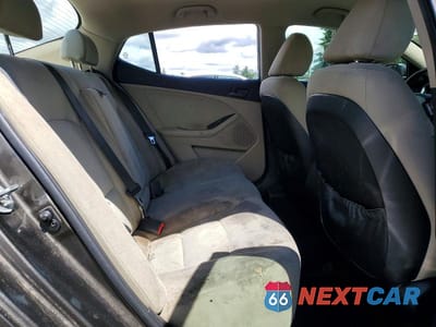 Zdjęcie 10 z 13 samochodu: 2012 KIA OPTIMA LX VIN:5XXGM4A76CG070370 - miniatura