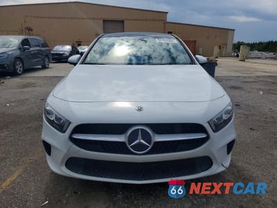 Piąte zdjęcie samochodu w środku: 2020 MERCEDES-BENZ A 220 VIN:WDD3G4EB9LW039462 - miniatura