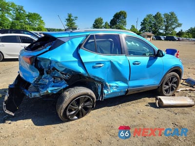 Trzecie zdjęcie samochodu z tyłu: 2025 BUICK ENCORE GX SPORT TOURING VIN:KL4AMESL3SB038448 - miniatura
