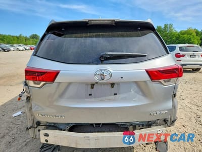 Zdjęcie 6 z 14 samochodu: 2018 TOYOTA HIGHLANDER XLE VIN:5TDJZRFH8JS549259 - miniatura