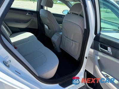 Zdjęcie 6 z 10 samochodu: 2016 HYUNDAI SONATA SE VIN:5NPE24AF7GH265764 - miniatura