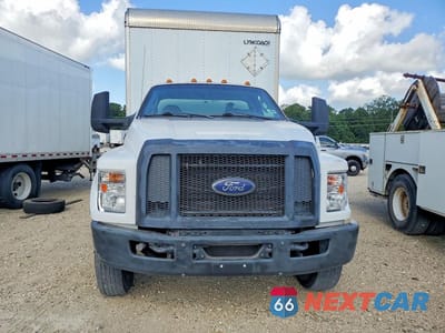 Piąte zdjęcie samochodu w środku: 2017 FORD F650 VIN:1FDWF6DX2HDB07747 - miniatura