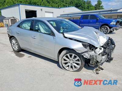 Czwarte zdjęcie samochodu z boku: 2015 CHEVROLET MALIBU 2LT VIN:1G11D5SL8FU124024 - miniatura