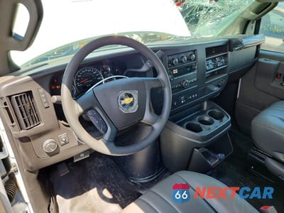 Zdjęcie 8 z 13 samochodu: 2025 CHEVROLET EXPRESS G2500 VIN:1GCWGAFP6S1280701 - miniatura