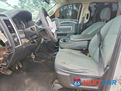 Zdjęcie 7 z 12 samochodu: 2014 RAM 2500 SLT VIN:3C6TR5DT4EG236231 - miniatura