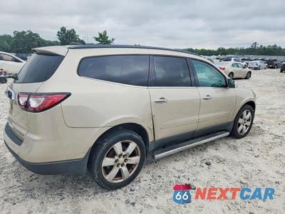 Trzecie zdjęcie samochodu z tyłu: 2016 CHEVROLET TRAVERSE LT VIN:1GNKVGKD8GJ282290 - miniatura