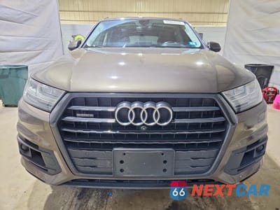 Piąte zdjęcie samochodu w środku: 2017 AUDI Q7 PRESTIGE VIN:WA1VAAF71HD056217 - miniatura