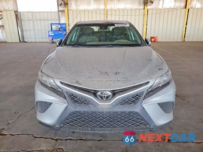 Piąte zdjęcie samochodu w środku: 2020 TOYOTA CAMRY SE VIN:4T1J11AK4LU949633 - miniatura