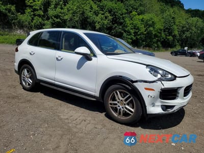 Czwarte zdjęcie samochodu z boku: 2016 PORSCHE CAYENNE VIN:WP1AA2A27GKA11877 - miniatura